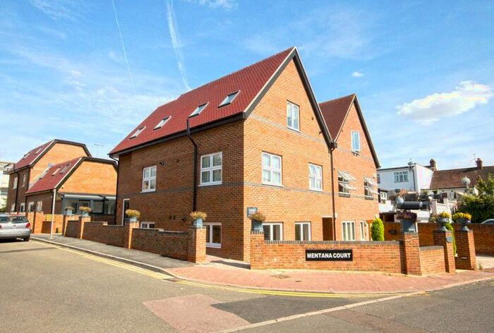 1 Bedroom Flat For Sale In Leeway Close, Hatch End, Pinner, HA5
