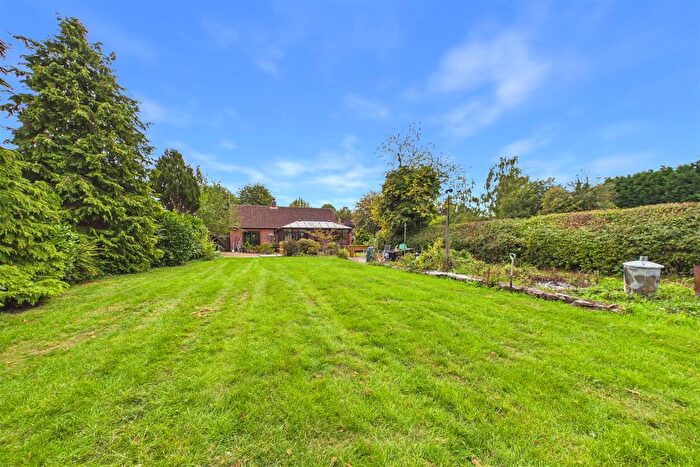 4 Bedroom Detached Bungalow For Sale In Low Street, Elston, Newark, NG23