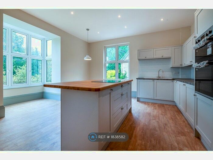 2 Bedroom Flat To Rent In Chatsworth House, Malvern, WR14