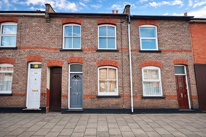 2 Bedroom Terraced House To Rent In North Street, Luton, Bedfordshire, LU2