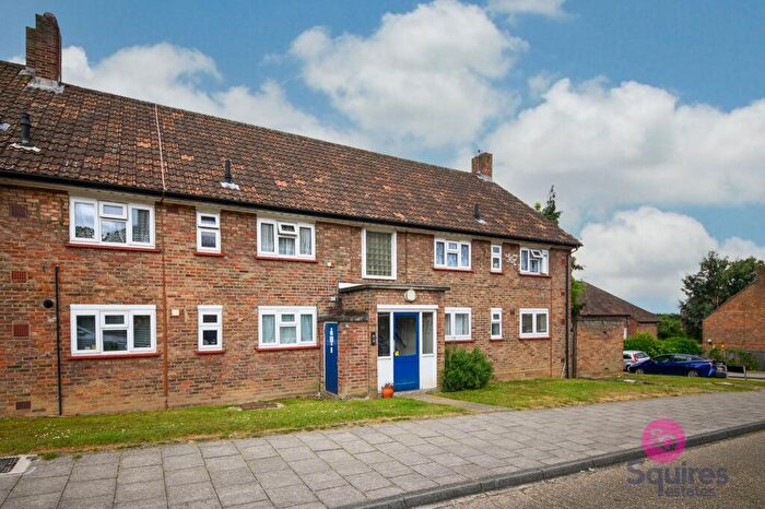 2 Bedroom Flat For Sale In Basing Way, London, N3