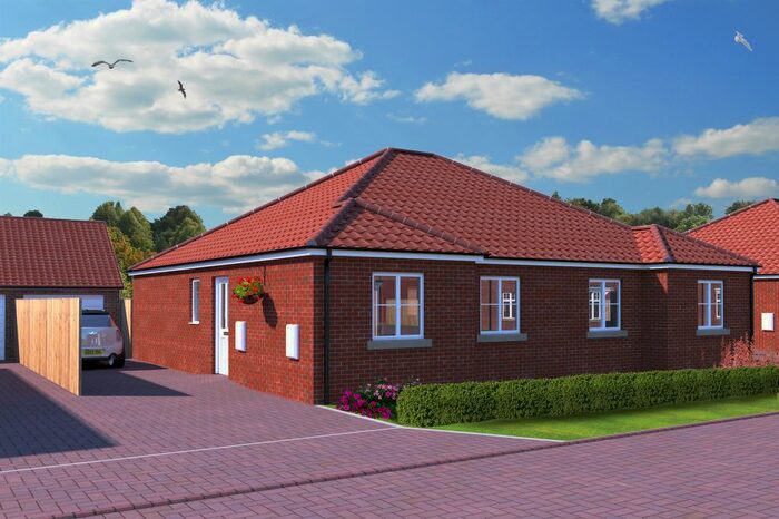 2 Bedroom Semi-Detached Bungalow For Sale In Pinfold Lane, Bridlington, YO16