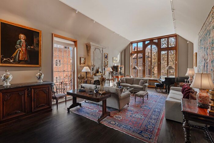 3 Bedroom Town House For Sale In Mallord Street, London, SW3