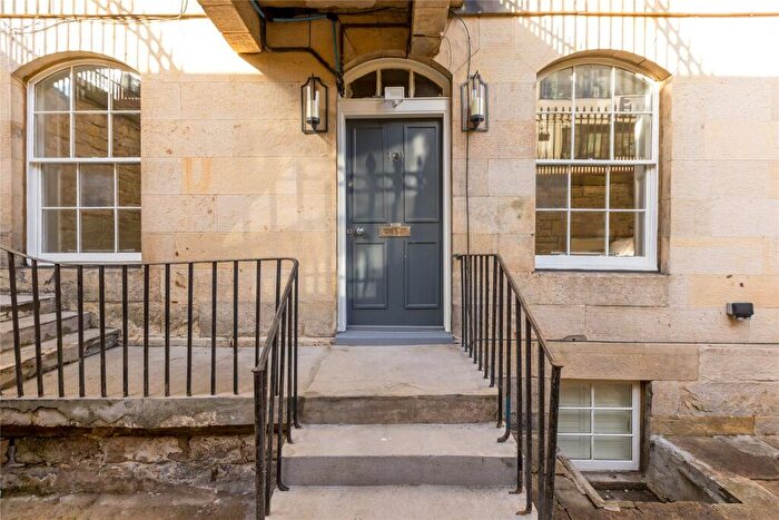 2 Bedroom Apartment For Sale In Leopold Place, Edinburgh, EH7