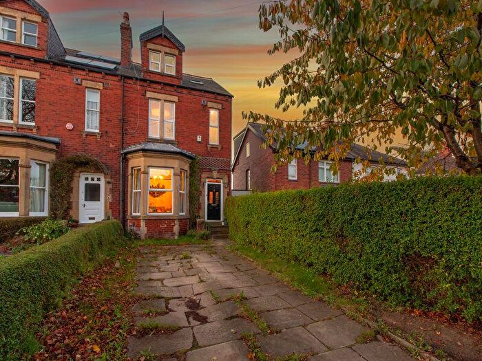 4 Bedroom Semi Detached House For Sale In North Park Avenue, Roundhay, LS8