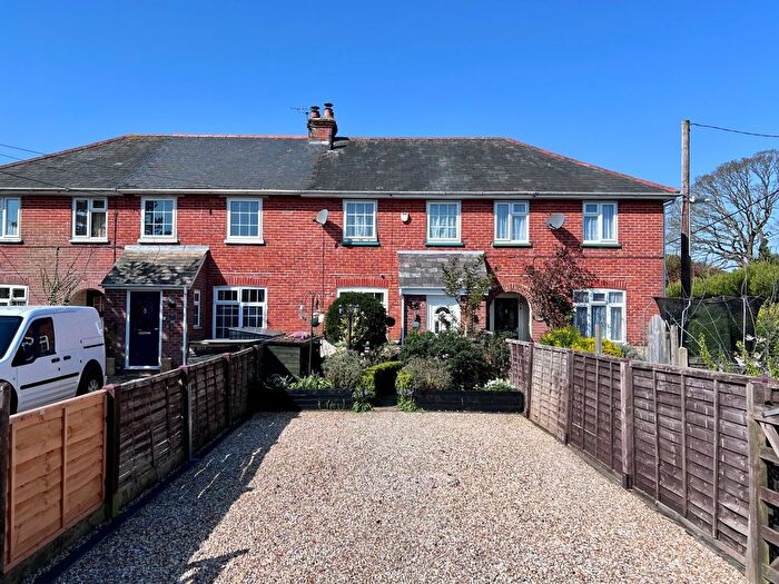 3 Bedroom Cottage For Sale In Hampton Lane, Blackfield, SO45