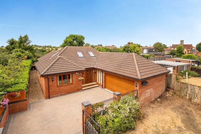 5 Bedroom Bungalow For Sale In Station Road, Lower Stondon, Henlow, SG16