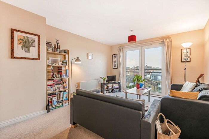 1 Bedroom Flat To Rent In Effra Parade, Brixton, London, SW2