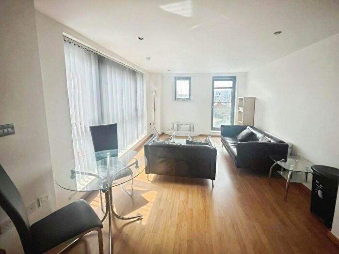 2 Bedroom Flat To Rent In Oldham Street, Liverpool, L1
