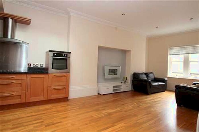 2 Bedroom Flat To Rent In Jameson Street, Hull, HU1