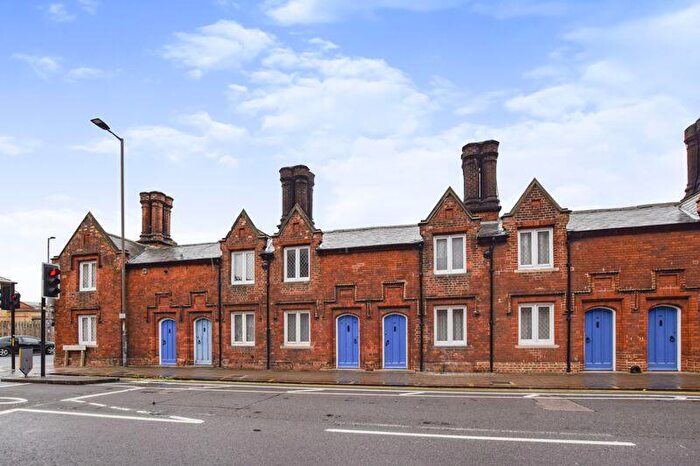 1 Bedroom Flat To Rent In Dame Alice Street, Town Centre, Bedford, MK40