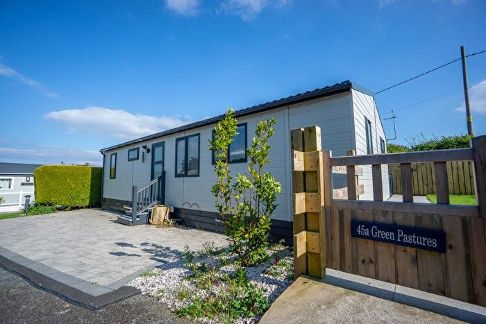 3 Bedroom Park Home For Sale In Abersoch, Pwllheli, LL53