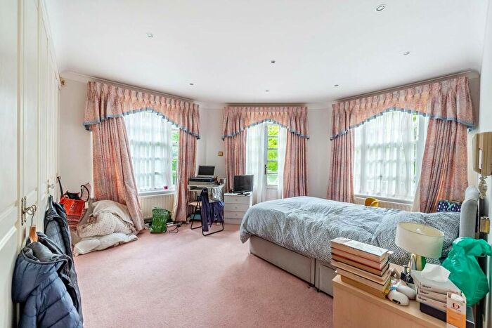 2 Bedroom Flat To Rent In Wellington Hous, Stanmore, HA7