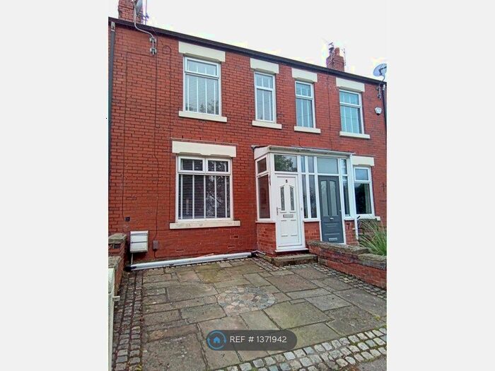 2 Bedroom Terraced House To Rent In The Green, Marple, SK6