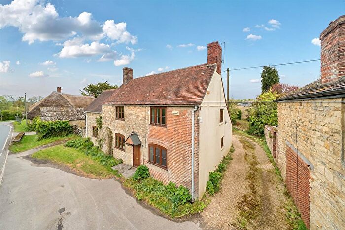 3 Bedroom Detached House For Sale In Fiddleford, Sturminster Newton, DT10