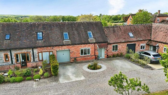 4 Bedroom Barn Conversion For Sale In Chantry Heath Lane, Stoneleigh, Coventry, CV8