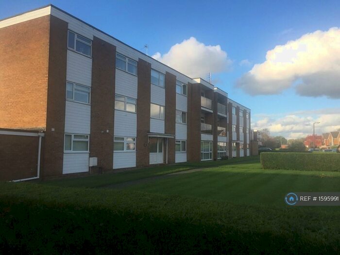 2 Bedroom Flat To Rent In Dairyground Road, Bramhall, Stockport, SK7