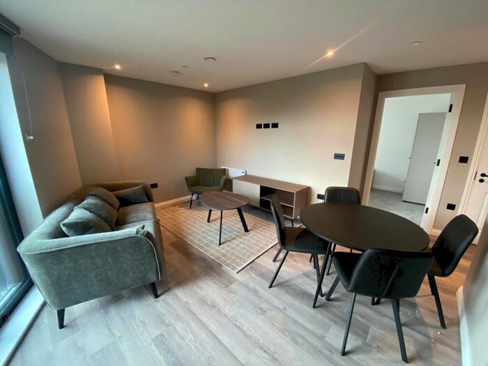 2 Bedroom Apartment To Rent In Whitehall Road, LS12