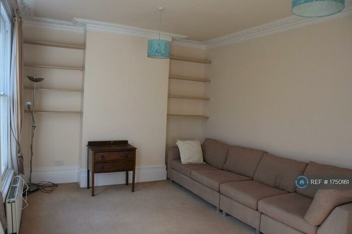 3 Bedroom Maisonette To Rent In Groombridge Road, London, E9