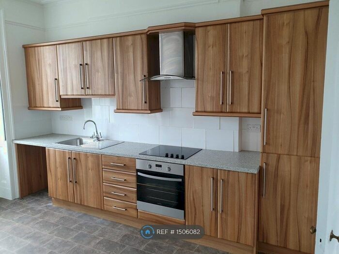 2 Bedroom Flat To Rent In Dockyard Terrace, Sheerness-On-Sea, ME12
