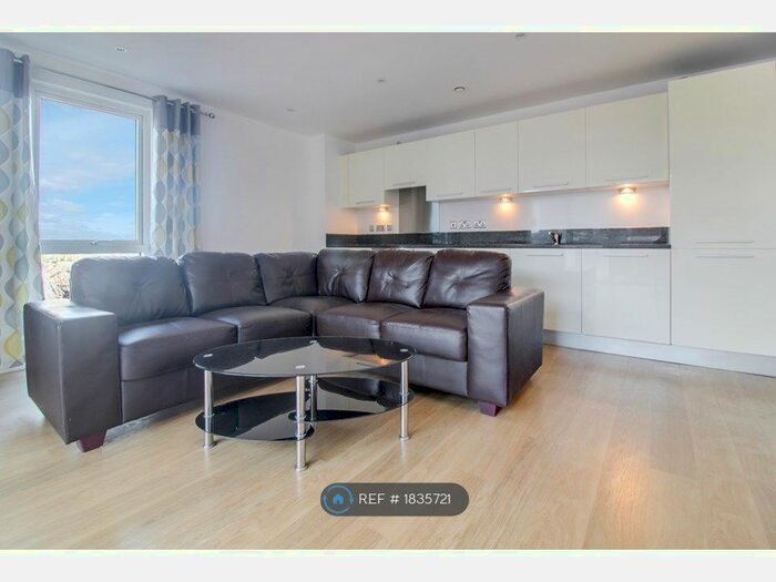 2 Bedroom Flat To Rent In Railway Terrace, Slough, SL2