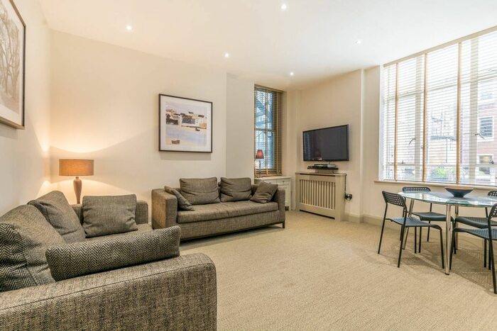1 Bedroom Flat To Rent In Montagu Mansions, Marylebone, London, W1U