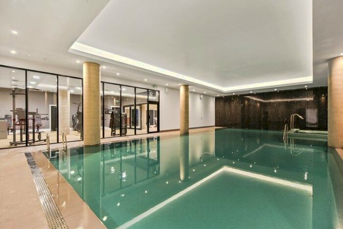 3 Bedroom Flat To Rent In Devan Grove, London, N4