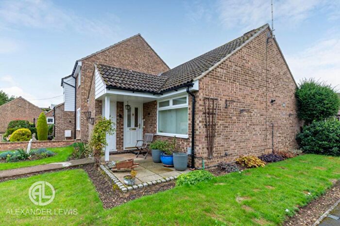 2 Bedroom Bungalow For Sale In Vicarage Close, Arlesey, Beds, SG15