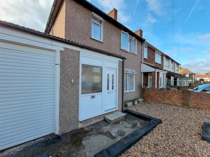 3 Bedroom End Of Terrace House To Rent In Warrington Road, Dagenham, RM8