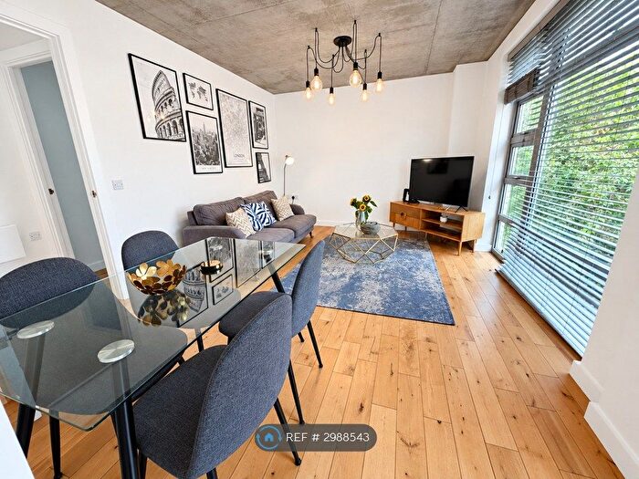 2 Bedroom Flat To Rent In Parkgate, London, N1