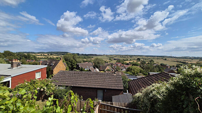 4 Bedroom Detached House For Sale In School Hill, Napton, CV47