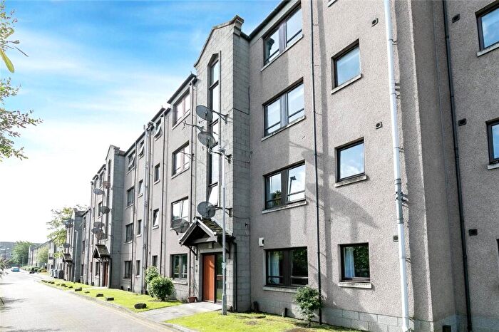 2 Bedroom Flat To Rent In Canal Place, Aberdeen, AB24