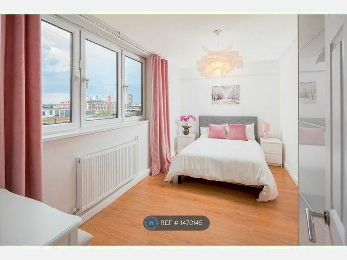 2 Bedroom Flat To Rent In Pleydell Estate, London, EC1V