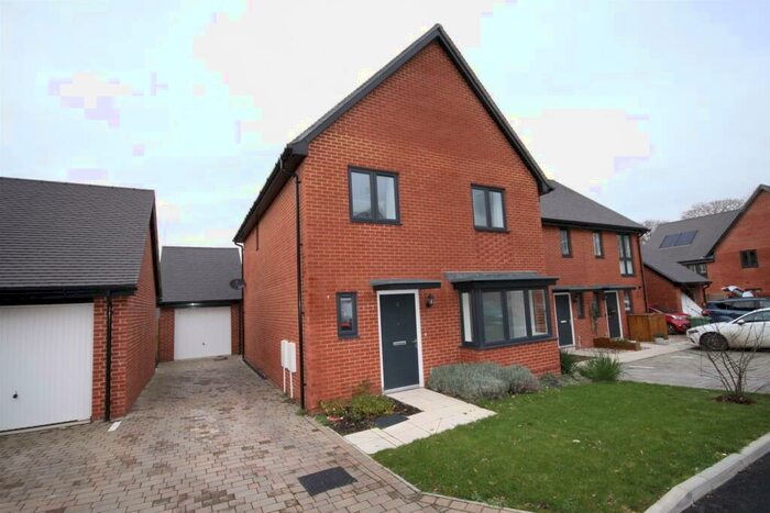 4 Bedroom Detached House To Rent In Waterclose Way, Whiteley, PO15