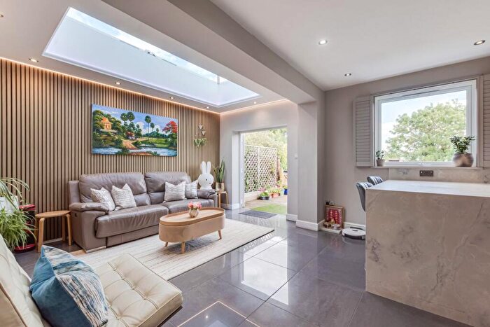 4 Bedroom Semi Detached House For Sale In Goodwin Drive, Sidcup, DA14