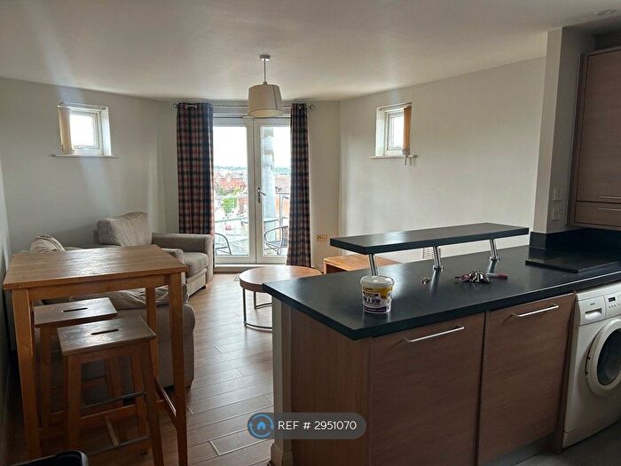 2 Bedroom Flat To Rent In Bedford Court, Preston, PR1