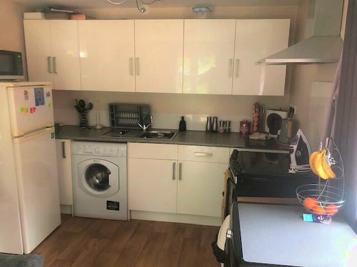 1 Bedroom House To Rent In Old Rydon Lane, Exeter, EX2