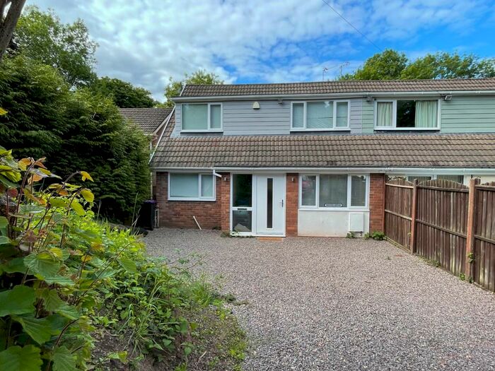 4 Bedroom Semi-Detached House For Sale In Grove Park, Pontnewydd, Cwmbran, NP44