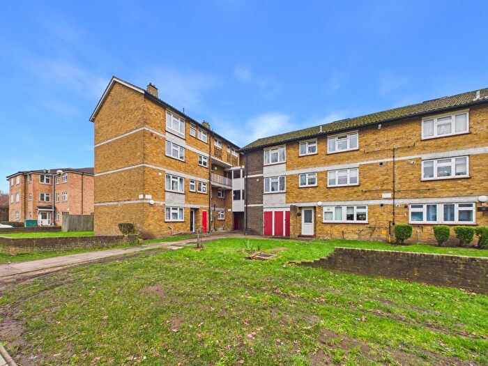 1 Bedroom Flat For Sale In Crown Lane, Bromley, Kent, BR2