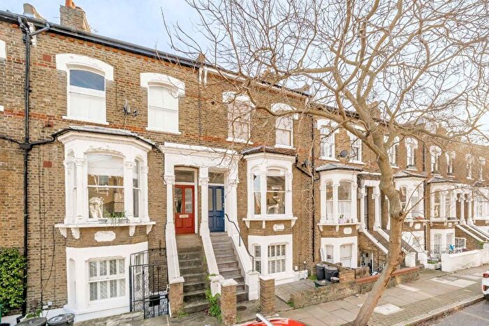 1 Bedroom Flat For Sale In Almington Street, London, N4