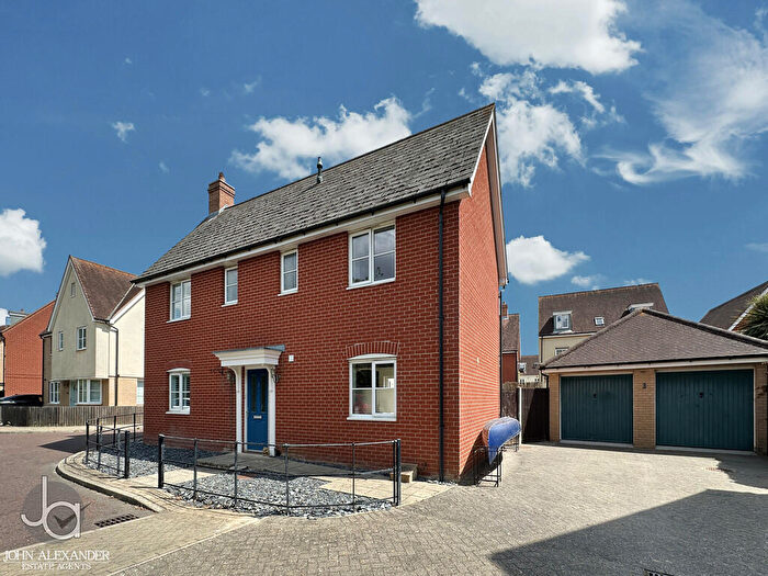 4 Bedroom Detached House For Sale In Helen Ewing Place, Colchester, CO2