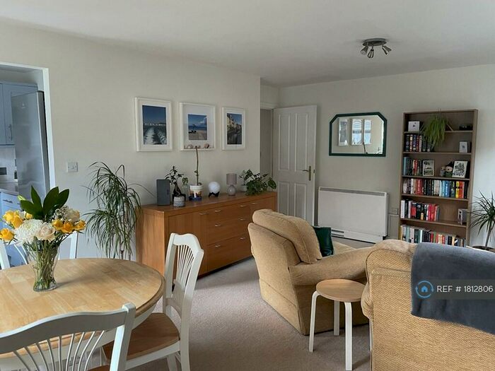 2 Bedroom Flat To Rent In Doudney Court, Bedminster, Bristol, BS3