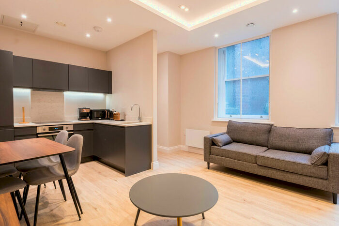 2 Bedroom Apartment To Rent In Harewood Street, Leeds, LS2