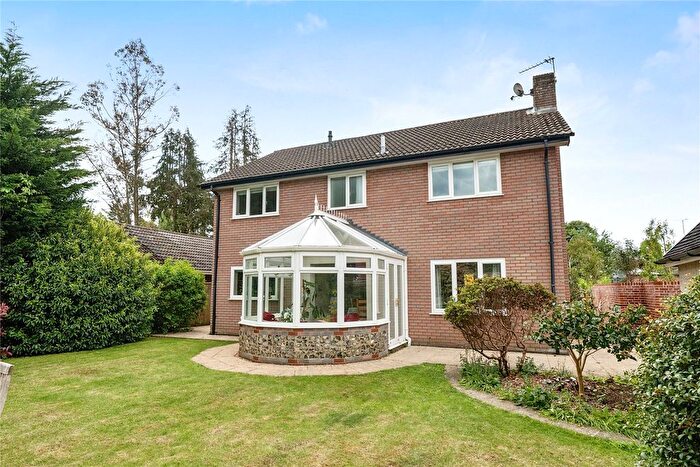 4 Bedroom Detached House To Rent In The Paddock, Brockenhurst, SO42