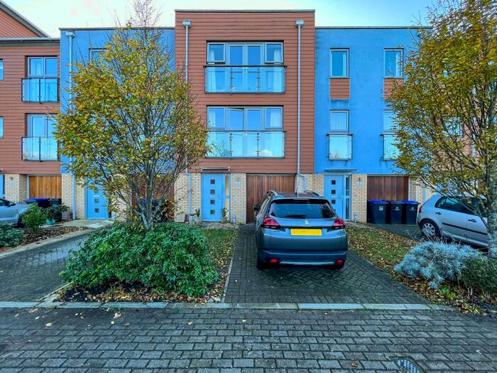 4 Bedroom Town House To Rent In Bluebell Way, Goring-by-Sea, Worthing, BN12