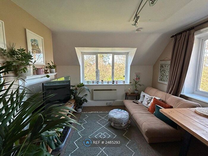 1 Bedroom Flat To Rent In Tower Road, Hindhead, GU26