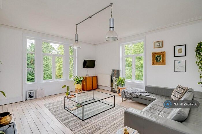 1 Bedroom Flat To Rent In Netherleigh Flats, Leeds, LS8