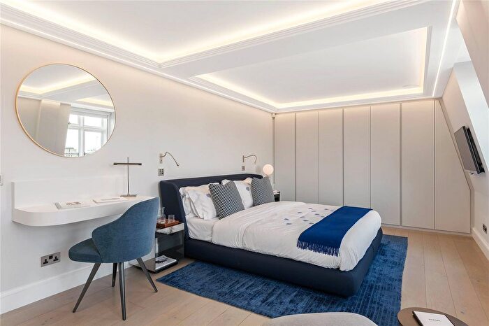 2 Bedroom Flat To Rent In Chesterfield Gardens, London, W1J