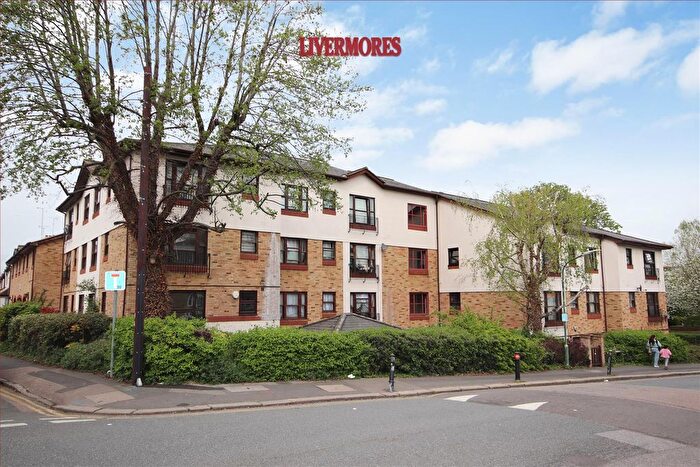 2 Bedroom Flat For Sale In Priory Road, Dartford, DA1