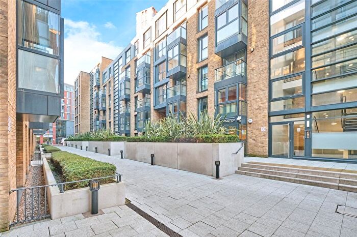 1 Bedroom Flat For Sale In Southside, St. John's Walk, Birmingham, West Midlands, B5